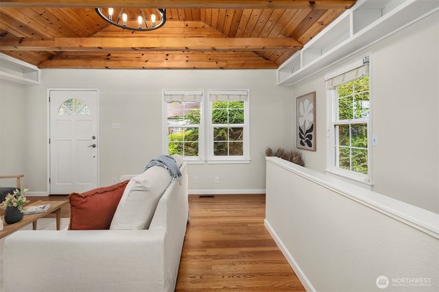 3707 SW Juneau Street, Seattle, WA 98126