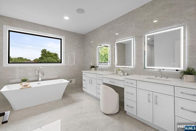 155 Truman Terrace, Paramus, NJ 07652