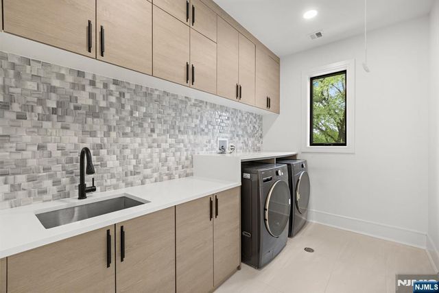 155 Truman Terrace, Paramus, NJ 07652
