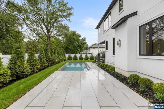 155 Truman Terrace, Paramus, NJ 07652