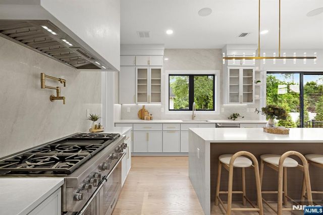 155 Truman Terrace, Paramus, NJ 07652