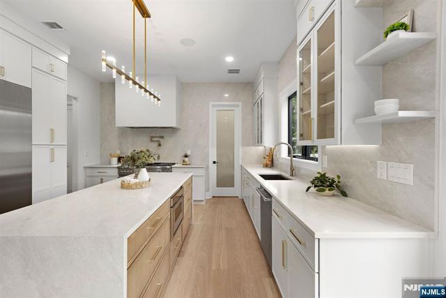 155 Truman Terrace, Paramus, NJ 07652