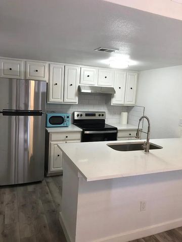 2124 Burton DR 160, Austin, TX 78741