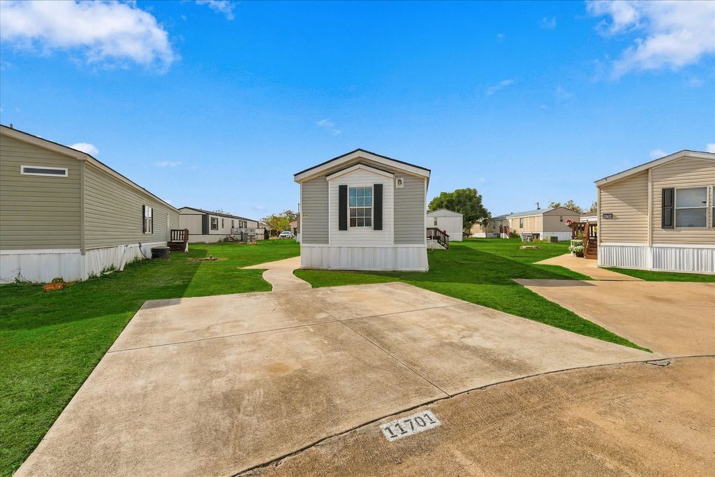 11701 Rosemary Court 160, Fort Worth, TX 76244 — photo 3