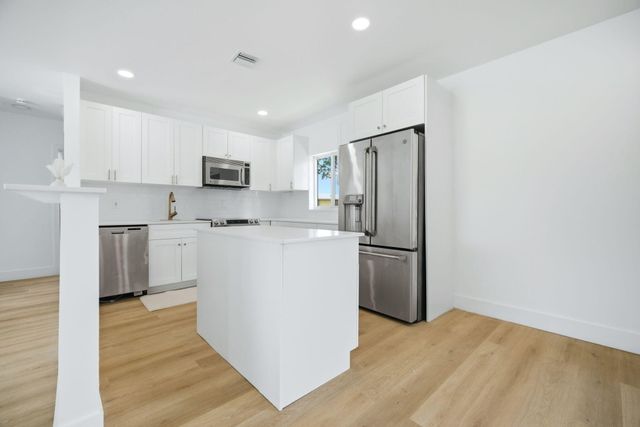 310 NW 4th Avenue, Deerfield Beach, FL 33441