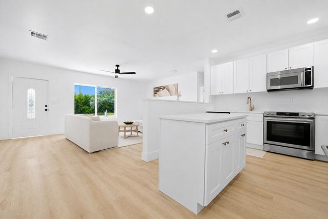 310 NW 4th Avenue, Deerfield Beach, FL 33441