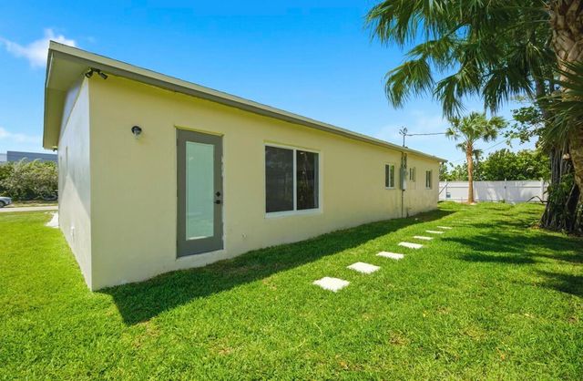 310 NW 4th Avenue, Deerfield Beach, FL 33441