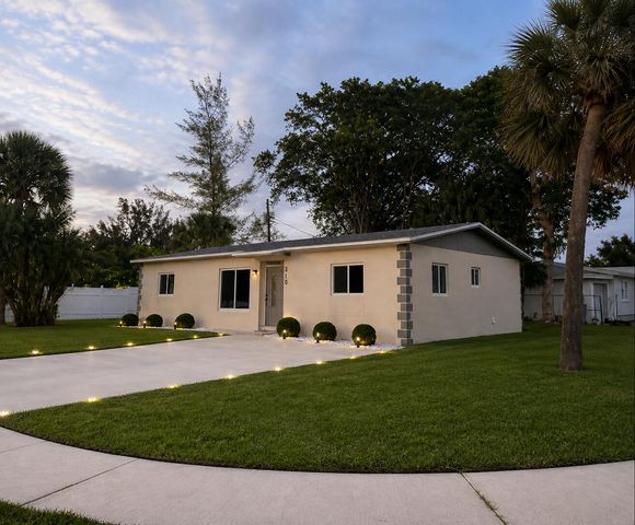 310 NW 4th Avenue, Deerfield Beach, FL 33441