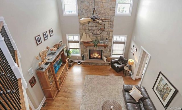 43 Shore Road, Remsenburg, NY 11960