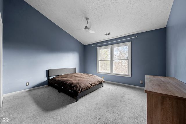 55 Village Circle, Zionsville, IN 46077