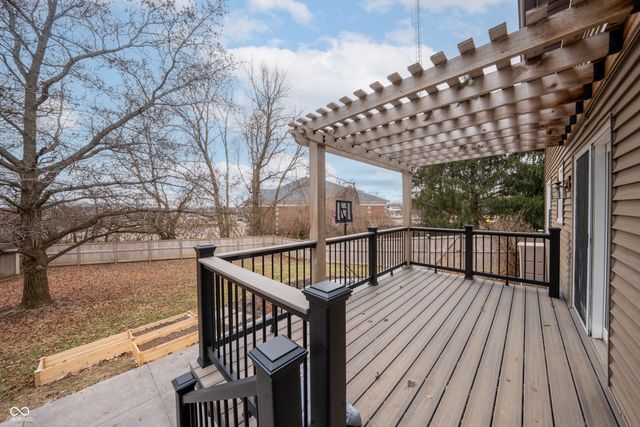 55 Village Circle, Zionsville, IN 46077