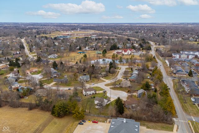 55 Village Circle, Zionsville, IN 46077