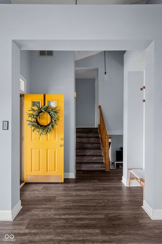 55 Village Circle, Zionsville, IN 46077