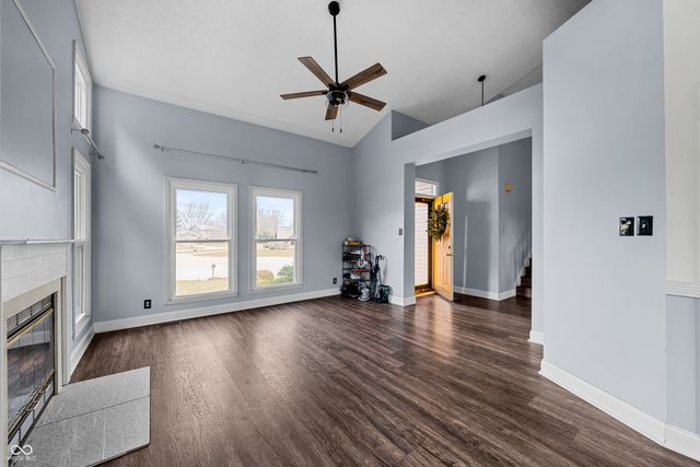 55 Village Circle, Zionsville, IN 46077