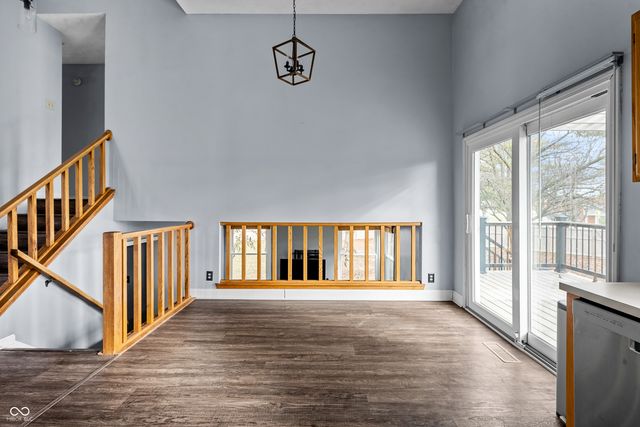 55 Village Circle, Zionsville, IN 46077