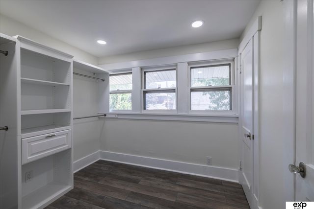115 S 54th Street, Omaha, NE 68132