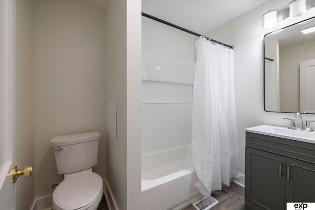 115 S 54th Street, Omaha, NE 68132