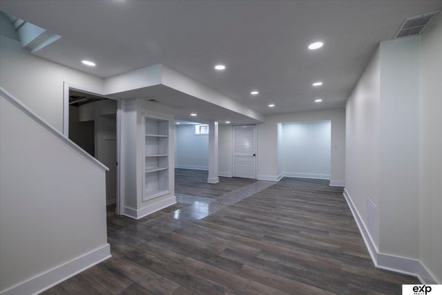 115 S 54th Street, Omaha, NE 68132