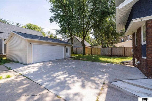 115 S 54th Street, Omaha, NE 68132