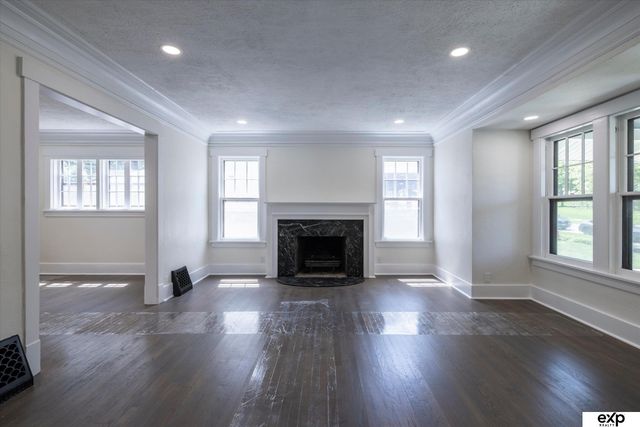 115 S 54th Street, Omaha, NE 68132