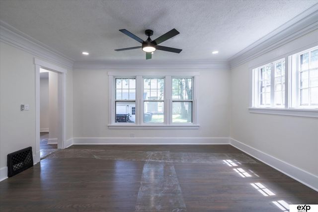 115 S 54th Street, Omaha, NE 68132