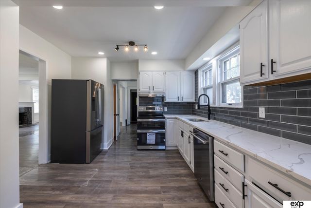 115 S 54th Street, Omaha, NE 68132