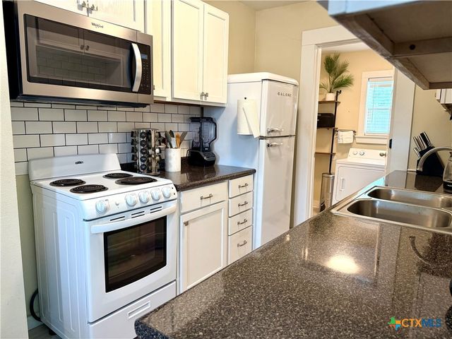 818 S 6th Street, Temple, TX 76504