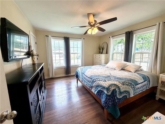 818 S 6th Street, Temple, TX 76504