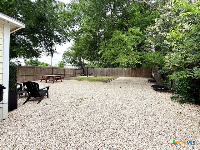 818 S 6th Street, Temple, TX 76504