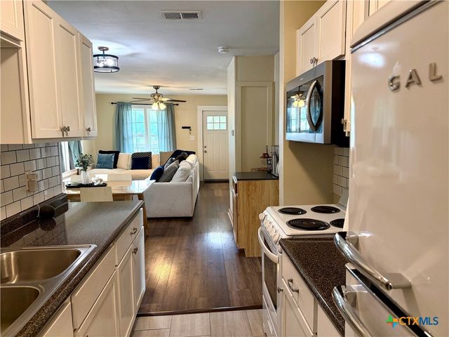 818 S 6th Street, Temple, TX 76504