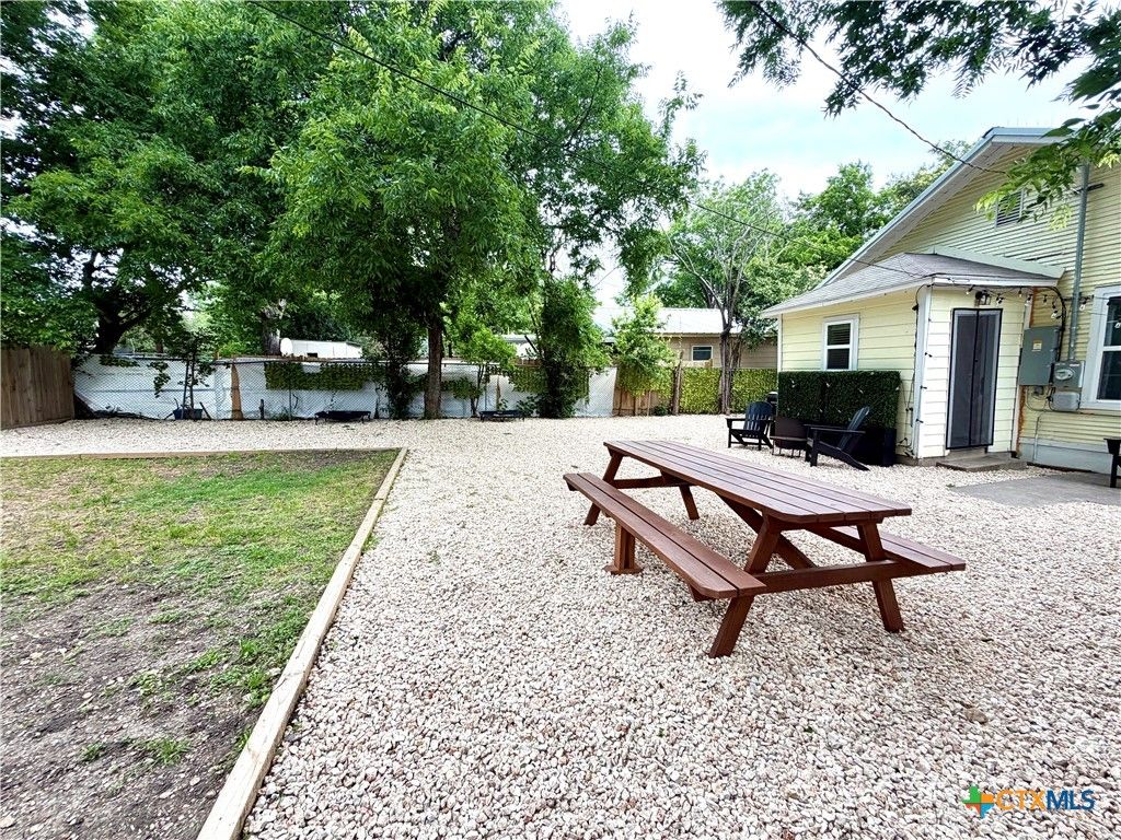 818 S 6th Street, Temple, TX 76504