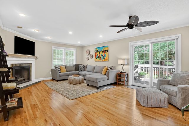 369 The Meadows 369, Enfield, CT 06082
