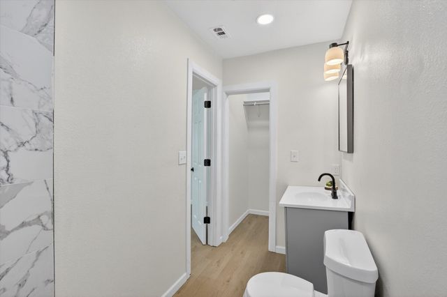 2424 Cloverdale Street, Arlington, TX 76010