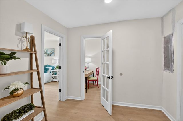 2424 Cloverdale Street, Arlington, TX 76010