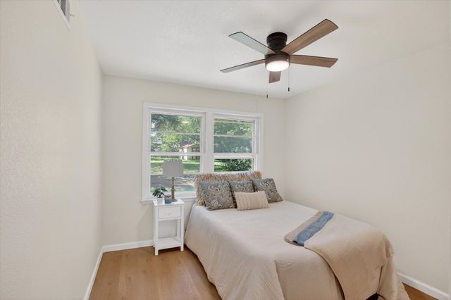 2424 Cloverdale Street, Arlington, TX 76010