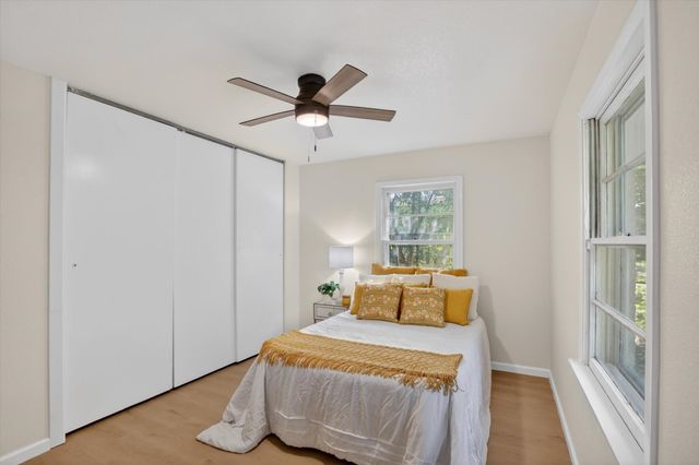 2424 Cloverdale Street, Arlington, TX 76010