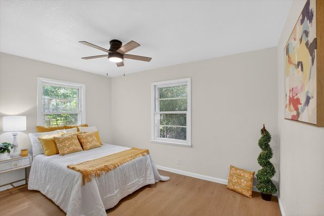 2424 Cloverdale Street, Arlington, TX 76010