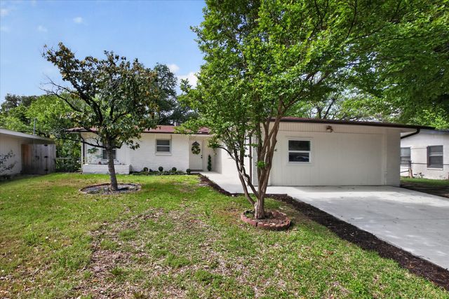 2424 Cloverdale Street, Arlington, TX 76010