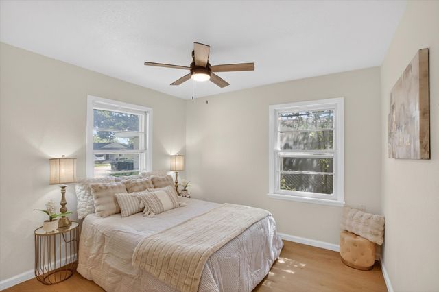 2424 Cloverdale Street, Arlington, TX 76010