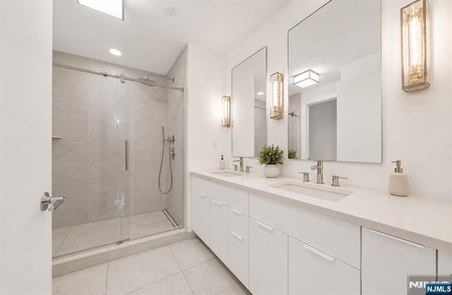 9 Ave At Port Imperial 509, West New York, NJ 07093