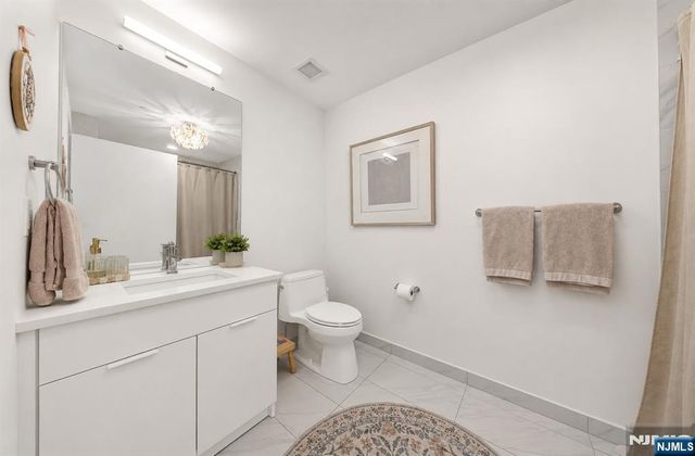 9 Ave At Port Imperial 509, West New York, NJ 07093