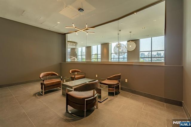 9 Ave At Port Imperial 509, West New York, NJ 07093
