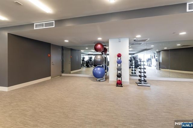 9 Ave At Port Imperial 509, West New York, NJ 07093