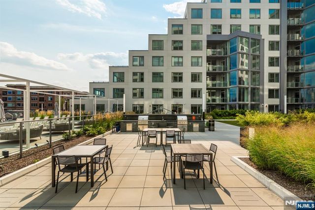 9 Ave At Port Imperial 509, West New York, NJ 07093