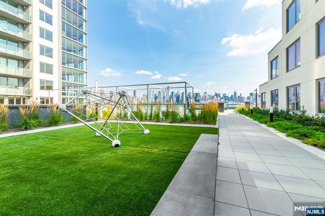 9 Ave At Port Imperial 509, West New York, NJ 07093