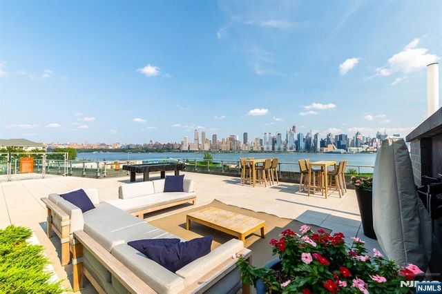 9 Ave At Port Imperial 509, West New York, NJ 07093