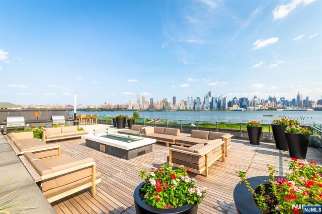 9 Ave At Port Imperial 509, West New York, NJ 07093