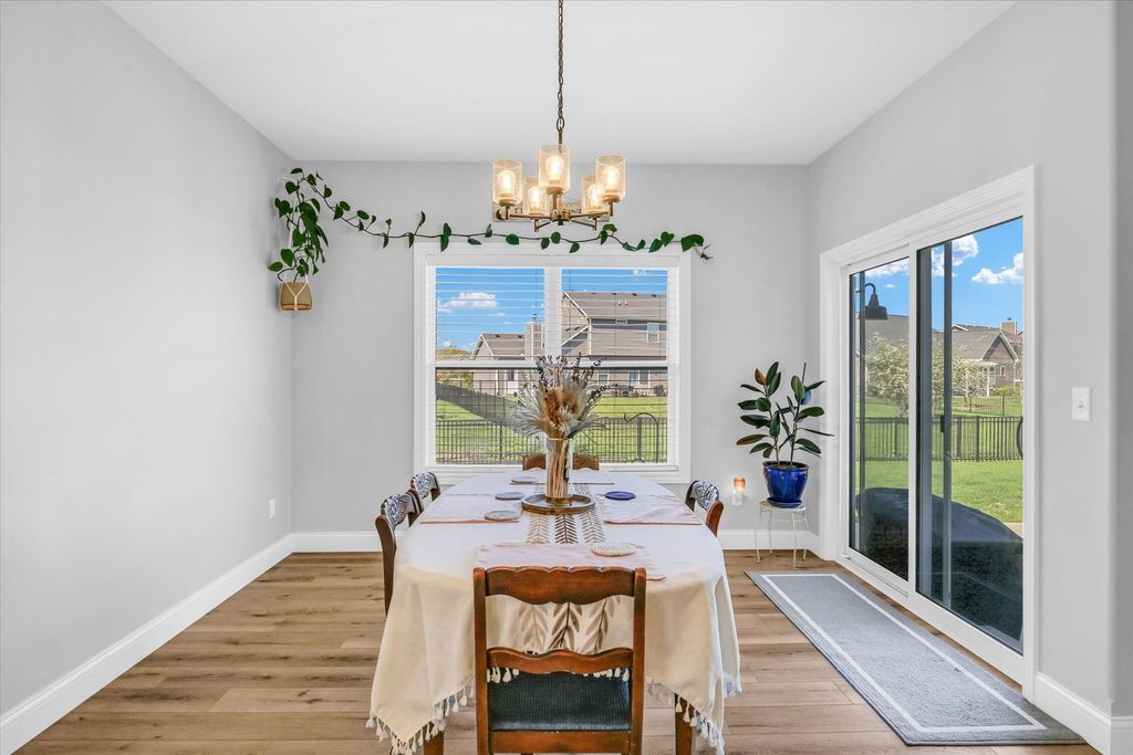 Image 15 of property listing at 1709 Littlefield Lane, Mahomet, IL 61853