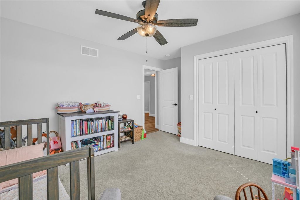 Image 22 of property listing at 1709 Littlefield Lane, Mahomet, IL 61853