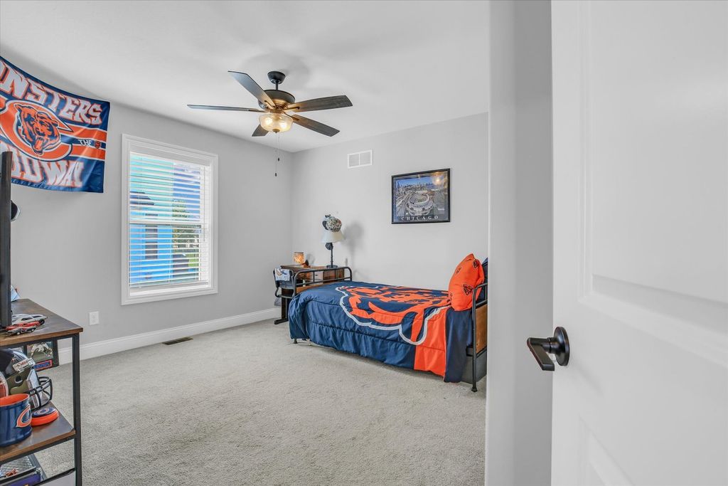 Image 23 of property listing at 1709 Littlefield Lane, Mahomet, IL 61853